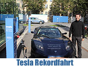 10.000 km Europatour machte Tankstopp in München: „Tesla goes east“ tankt Münchner Ökostrom (©Foto: Martin Schmitz)
